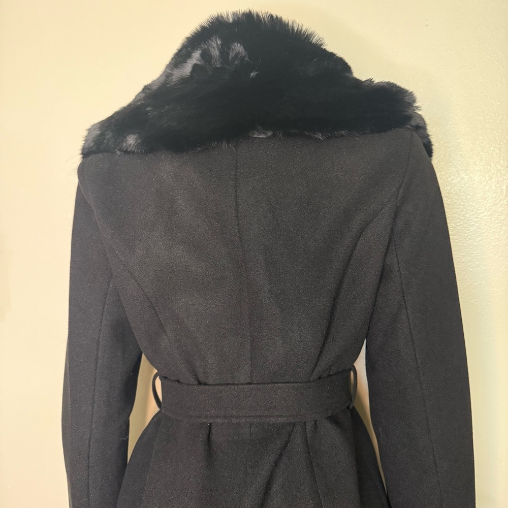 Black removable faux fur on collar belted pea coat - Picture 7 of 9